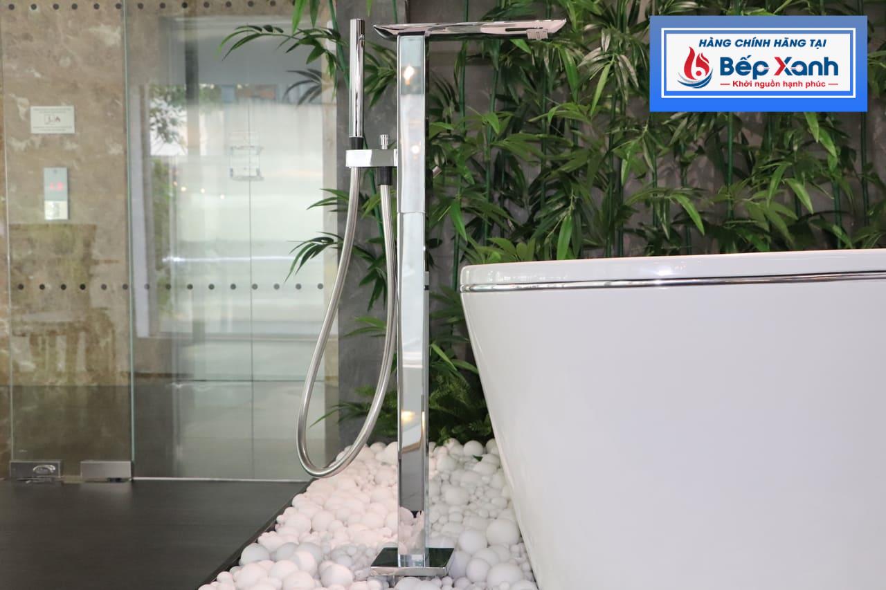 Vòi xả bồn nóng lạnh TBP02303A có 2 đường nước