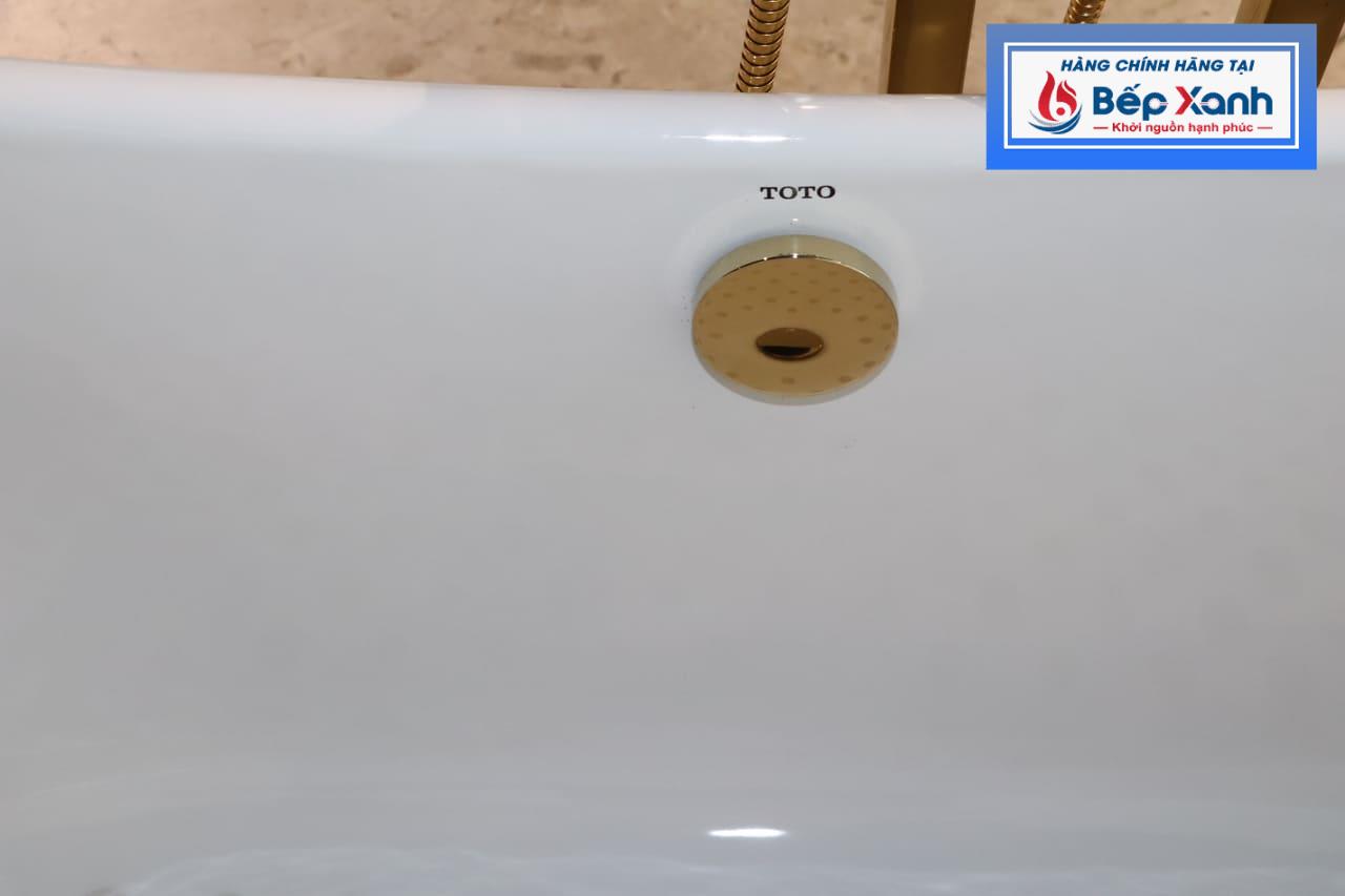 Nút nhấn xả nước ở thành bồn