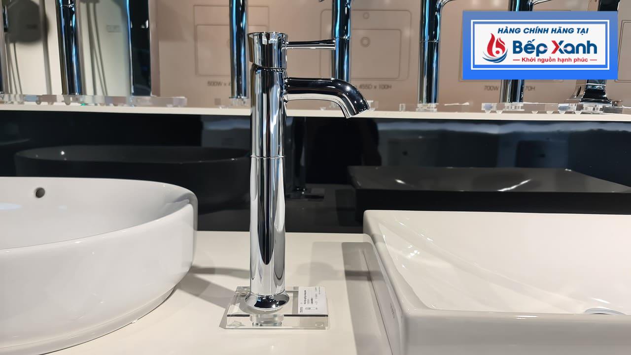 Vòi lavabo TOTO TLS02305V thiết kế cổ điển kết hợp hiện đại