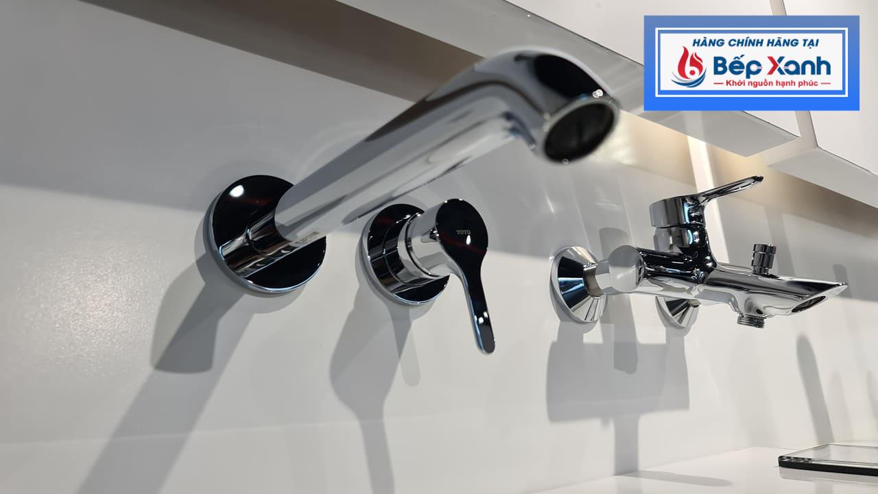 Vòi gắn tường TOTO TLS01310B lắp đặt chắc chắn