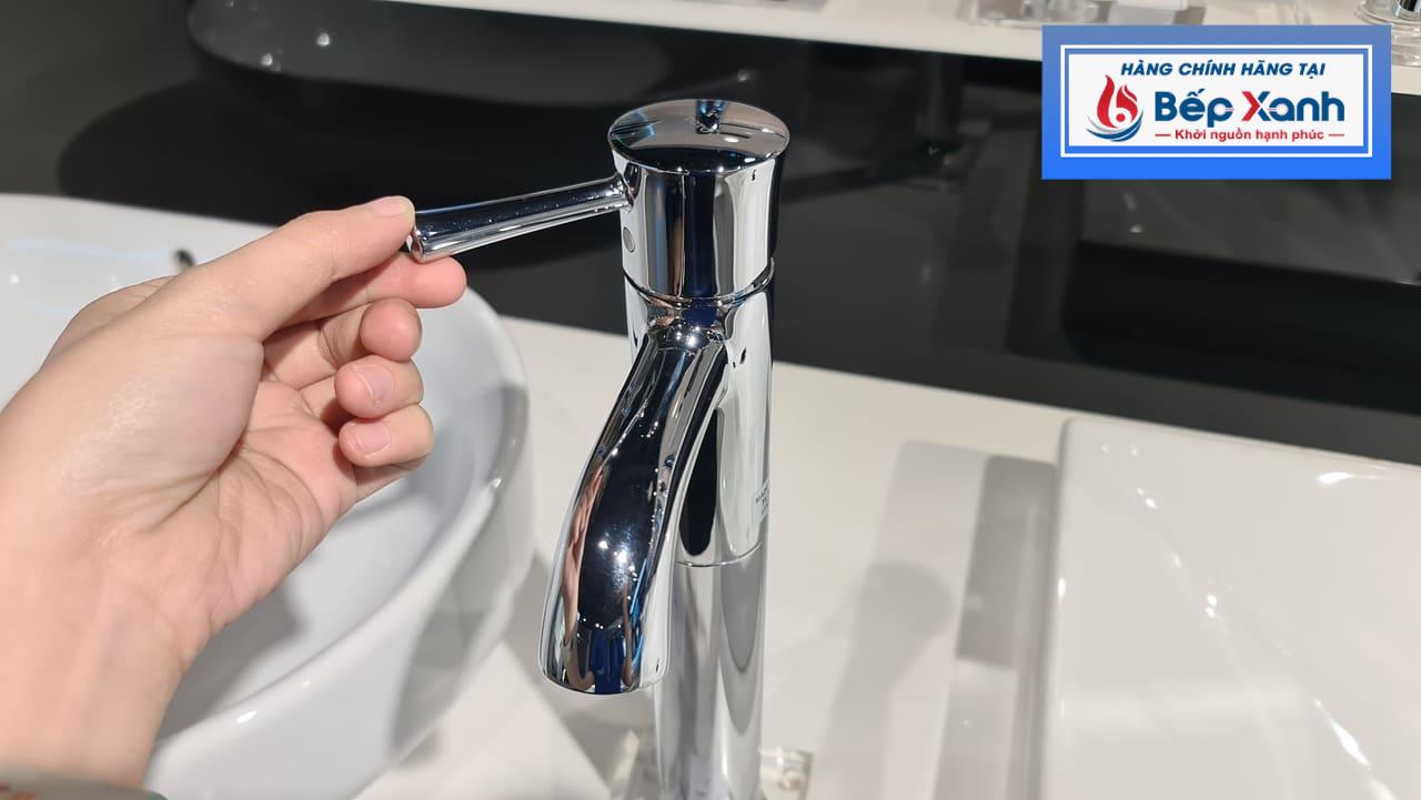 Vòi chậu TLS02305V có 2 đường nước tiện lợi 