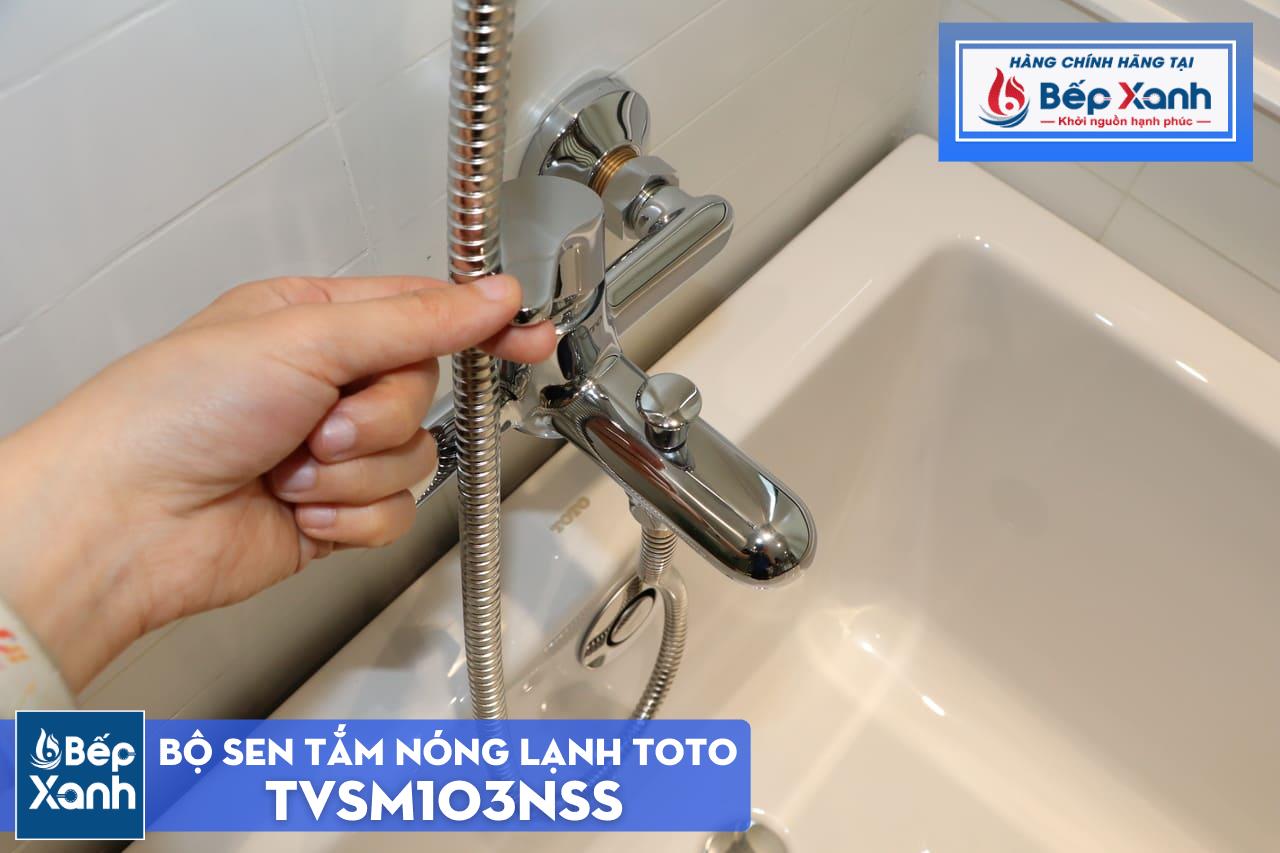 Tay gạt nước êm, dễ thao tác