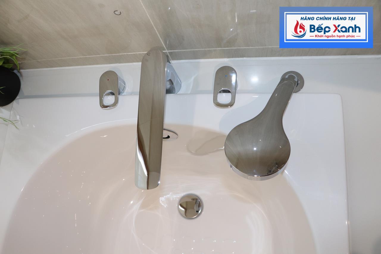 Bồn tắm kết hợp vòi xả bồn