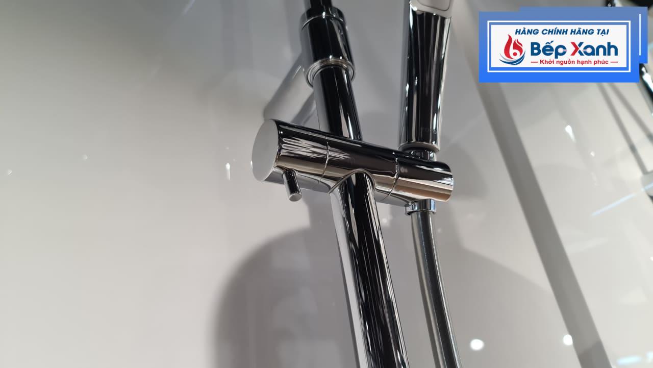 Giá đỡ sen tắm cầm tay