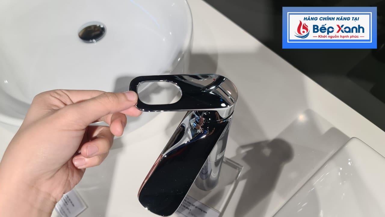 Tay gạt nước dạng vòng độc đáo