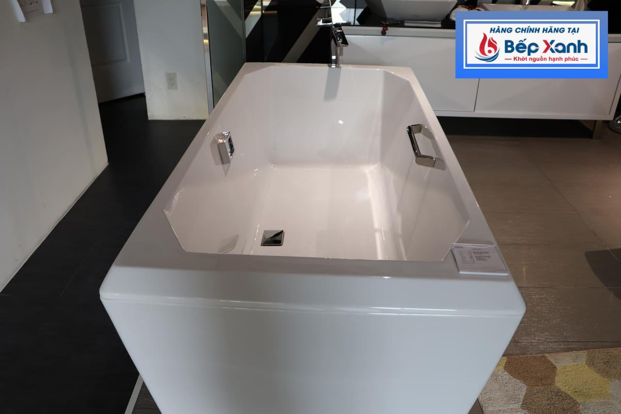 Bồn tắm TOTO PAY1816HPWE#W có màu trắng trang nhã
